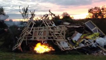 [ID: AOAUb1Bk3TY] Youtube Automatic